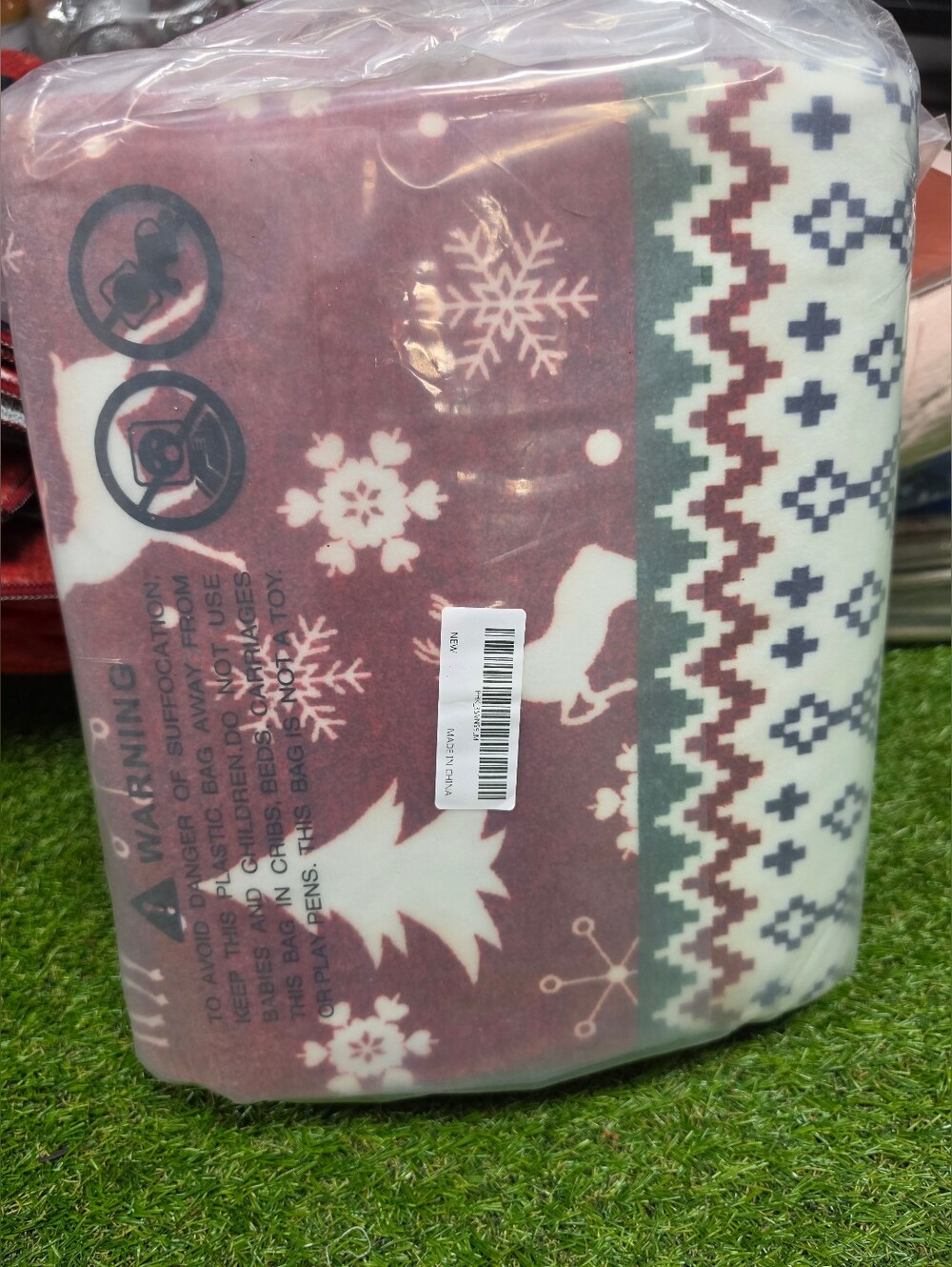 Christmas Area Rug: Machine Washable - Picture 3 of 3